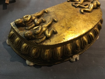 Une figure de Mahakala avec Yab-Yum en bronze dor&eacute;, Sino-Tibet, 19/20&egrave;me