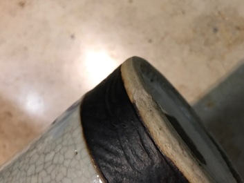 A Chinese Nanking crackle glazed blue and white five-piece garniture, 19/20th C.