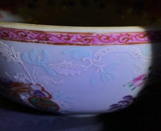 Un bol en porcelaine de Chine famille rose pour l'export &agrave; d&eacute;cor de cerfs, Qianlong
