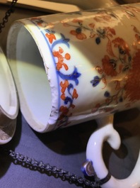 A Chinese Imari-style coffeepot and a famille rose Rockefeller plate, Qianlong and Jiaqing