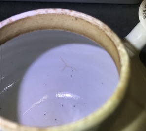 雍正   花鸟粉彩瓷茶壶