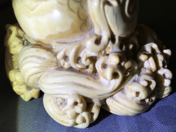 A fine Chinese carved ivory figure of Li Tieguai, 18/19th C.