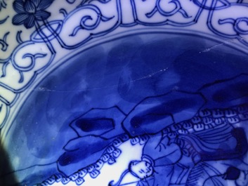 Zes Chinese blauwwitte schotels met 'Joosje te paard', Chenghua merk, Kangxi