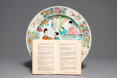 Een fijne Chinese famille rose schotel met figuren in een tuin, Yongzheng