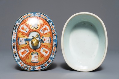 A Chinese Imari style butter tub after Cornelis Pronk: &ldquo;Dames au Parasol&quot;, Qianlong, ca. 1736-1738