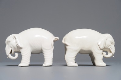 A pair of Chinese Dehua blanc de Chine models of elephants, 18/19th C.