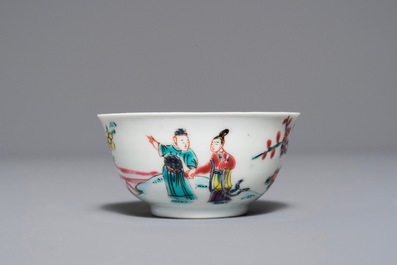 Une tasse et soucoupe en porcelaine de Chine famille rose &agrave; d&eacute;cor de 'La Romance de la chambre de l'ouest', Yongzheng/Qianlong