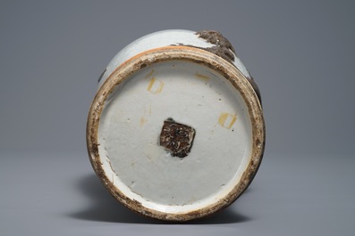 A Chinese Nanking crackle-glazed 'dragon' vase, 19th C.