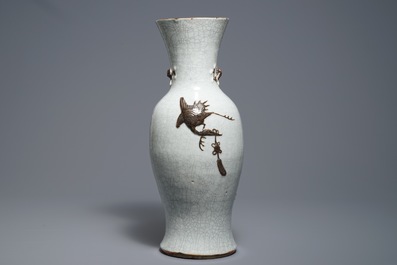 A Chinese Nanking crackle-glazed 'dragon' vase, 19th C.