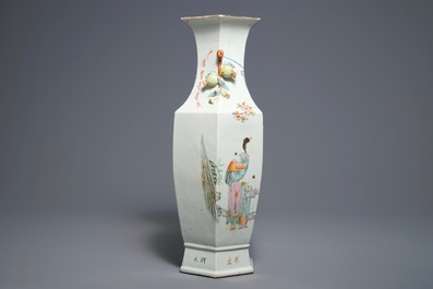 A Chinese hexagonal qianjiang cai vase with ladies and children, 19/20th C.