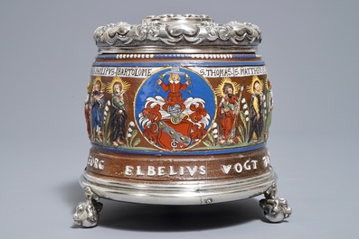 Een pul met aposteldecor in Creussen steengoed met latere Russisch zilveren Faberg&eacute;-montuur, 1656 gedateerd