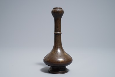 A Chinese gold-splashed bronze garlic head vase, Ming