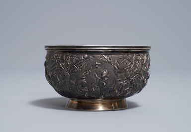 A Chinese silver relief-decorated bowl, marked Qing Xiang, 19/20th C.