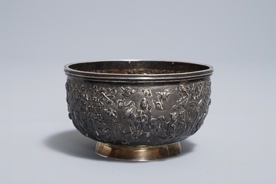 A Chinese silver relief-decorated bowl, marked Qing Xiang, 19/20th C.