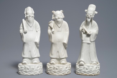 Trois figures d'Immortels en porcelaine blanc de Chine, 18/19&egrave;me