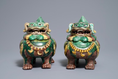 A pair of Chinese sancai Buddhist lion-shaped incense burners, 20th C.
