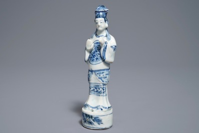 Een Chinees blauwwit model van een dame, Wanli