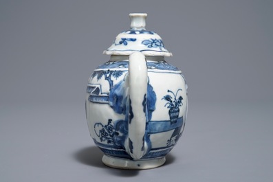 Een Chinese blauwwitte theepot met reli&euml;fdecor, Kangxi