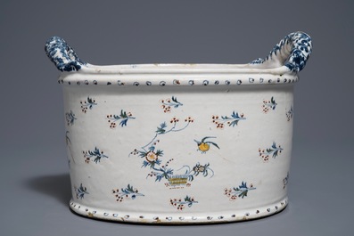 A Brussels faience 'La haie fleurie' rope twist handles basin or cooler, 18th C.