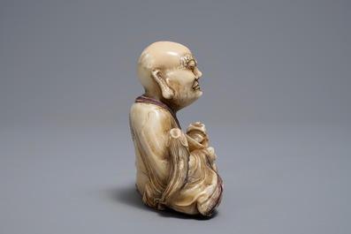 A Chinese Shoushan soapstone figure of a Luohan, 18/19th C.