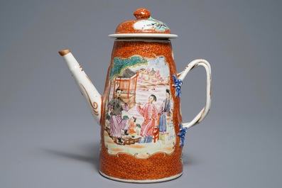 Une cafeti&egrave;re couverte en porcelaine de Chine famille rose &agrave; d&eacute;cor mandarin, Qianlong