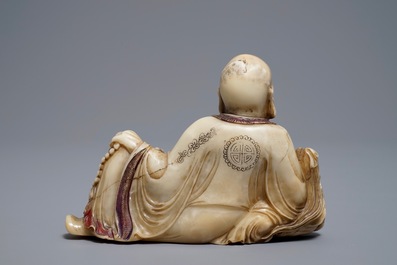 Un mod&egrave;le d'un Luohan en pierre de savon de Shoushan sculpt&eacute;e, Chine, 18/19&egrave;me