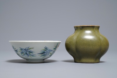 A Chinese 'teadust' vase and a doucai bowl, Yongzheng and Qianlong mark, 18th and 20th C.