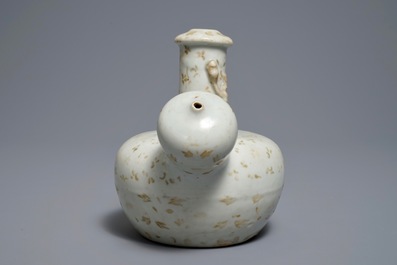 Un kendi en porcelaine de Chine dit 'de Swatow', Ming