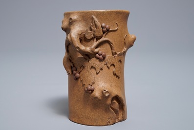 A Chinese Yixing stoneware brush pot with applied design, Maolin mark, 18/19th C.