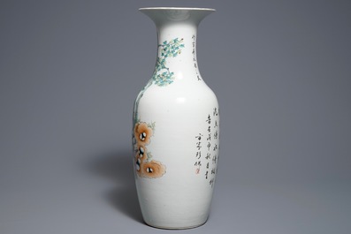 A Chinese qianjiang cai vase with figures in a landscape, 19/20th C.