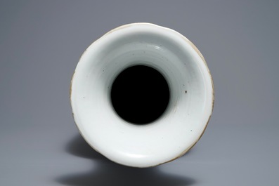 Un vase en porcelaine de Chine qianjiang cai, 19/20&egrave;me