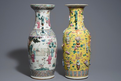 Deux vases en porcelaine de Chine famille rose, 19&egrave;me