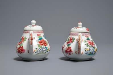 Une paire de th&eacute;i&egrave;res en porcelaine de Chine famille rose, Yongzheng