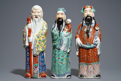 Een set van drie Chinese famille rose onsterfelijken, 19/20e eeuw