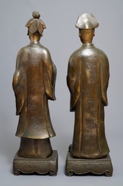 Une paire de grandes figures aux t&ecirc;tes amovibles en bronze, Chine pour le Vietnam, 19&egrave;me