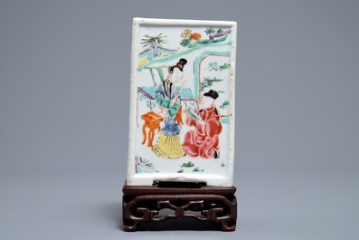 A square Chinese famille rose brush pot on wooden stand, Yongzheng/Qianlong