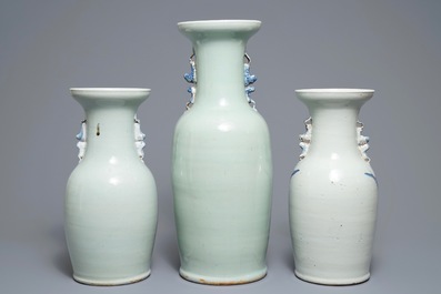 Drie Chinese vazen met blauwwit decor op celadon fondkleur, 19e eeuw