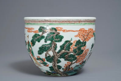 Une jardini&egrave;re en porcelaine de Chine famille verte, 19/20&egrave;me