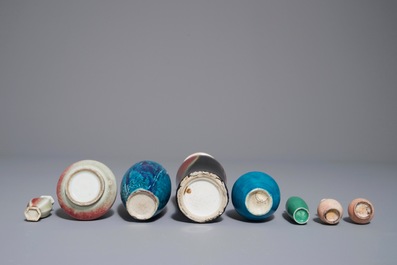 Acht diverse Chinese monochrome vaasjes, 18/19e eeuw