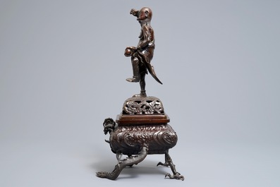 Een Japanse bronzen wierookbrander op drakenpoten, Edo of Meiji, 18/19e eeuw