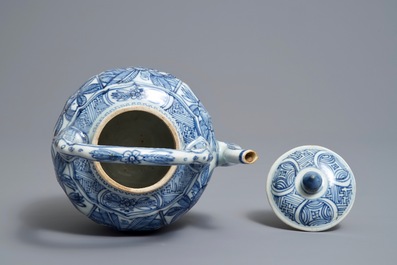 Un pot &agrave; vin et son couvercle en porcelaine de Chine bleu et blanc de type kraak, Wanli