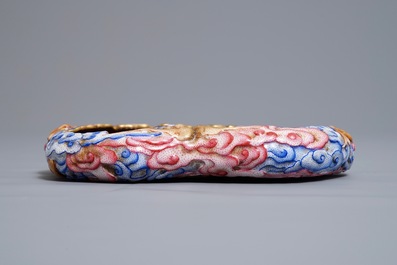 A Chinese famille rose brush washer with moulded design of bats, Qianlong mark, 20th C.