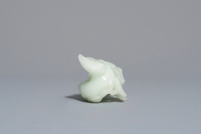 A Chinese pale celadon jade ruyi sceptre, 19/20th C.