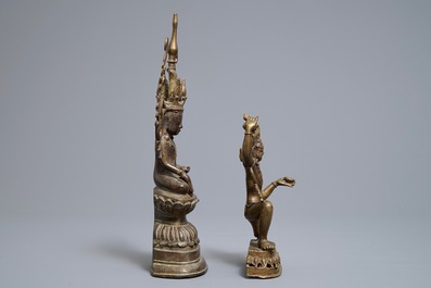 Twee bronzen votieve beelden, Birma en Nepal, 18/19e eeuw