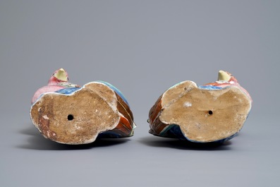 Une paire de mod&egrave;les de faisants en porcelaine de Chine famille rose, 19/20&egrave;me