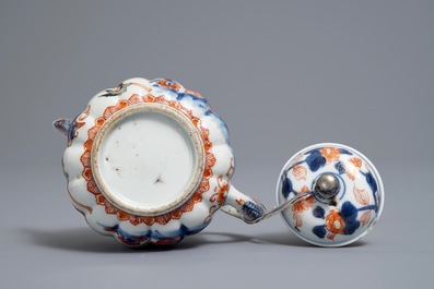 A Chinese Imari style teapot and a plate with bird on parchment design, Kangxi/Yongzheng