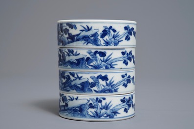 A Chinese blue and white cylindrical three-tier box, 19th C.