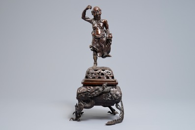 Un koro en bronze sur pieds en forme de griffes de dragon, Japon, Edo ou Meiji, 18/19&egrave;me