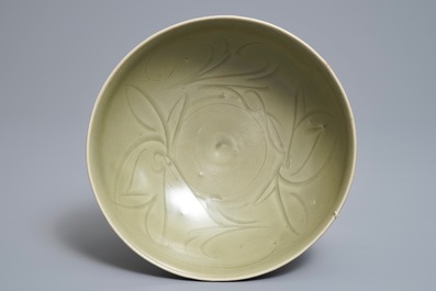 A Chinese Longquan celadon bowl with incised floral design, Yuan/Ming
