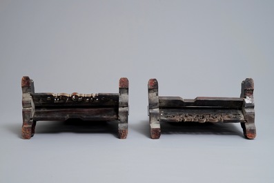 Een paar Chinese qianjiang cai houten tafelschermen, Shen De Tang Zhi merk, 19/20e eeuw